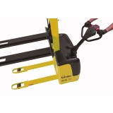Elektrohydraulischer Stapler mit Fahrantrieb