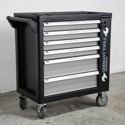 Werkzeugwagen bestückt