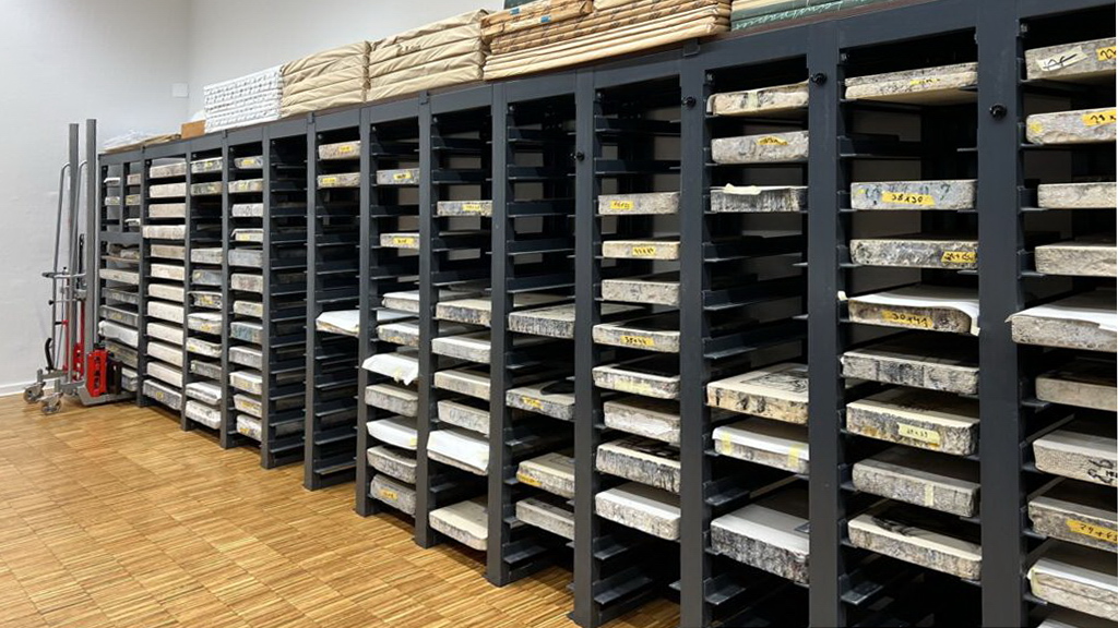 Bartels Flachpalettenmagazin f&uuml;r Schwere Kunst