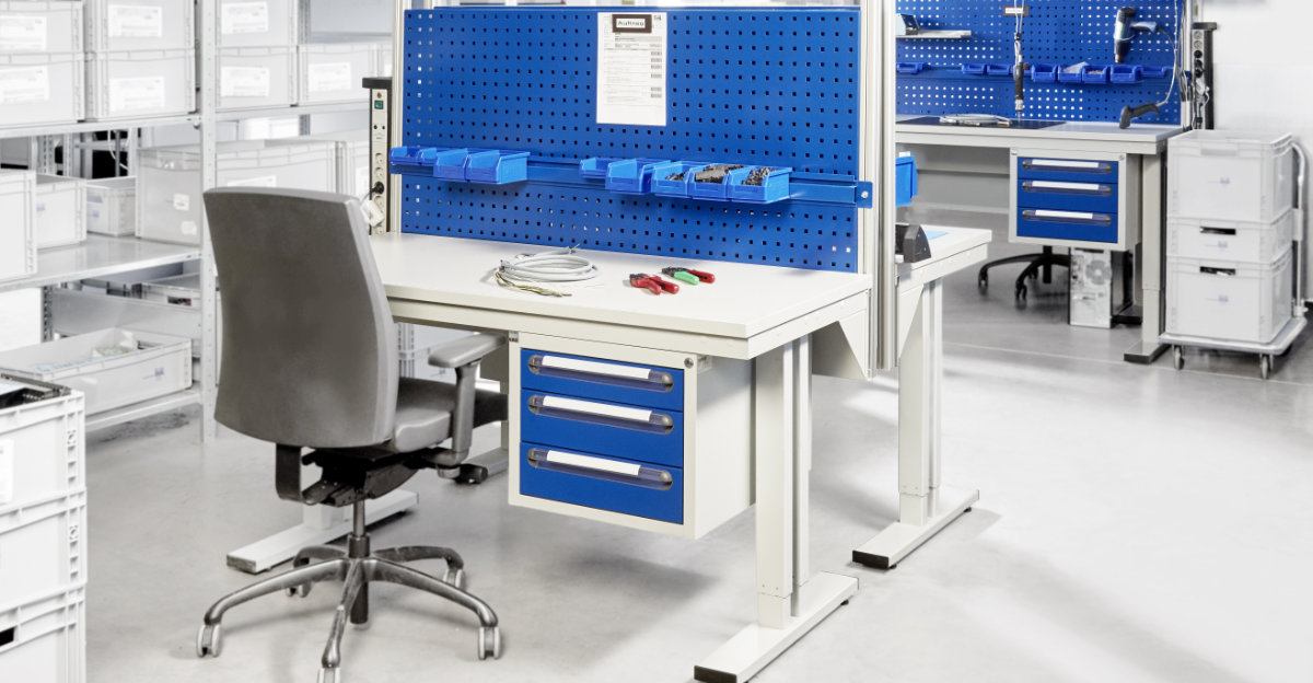 Ergonomischer Arbeitsplatz mit Industriestuhl