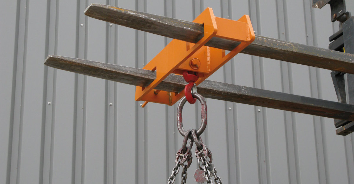 Stabile Verladetraverse für zwei Gabelzinken mit 5t Traglast